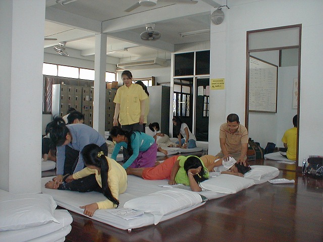 タイ古式マッサージ講座の施術の写真